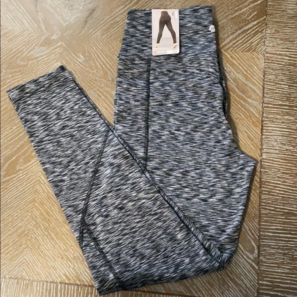 NWT Bally total fitness chill tek leggings